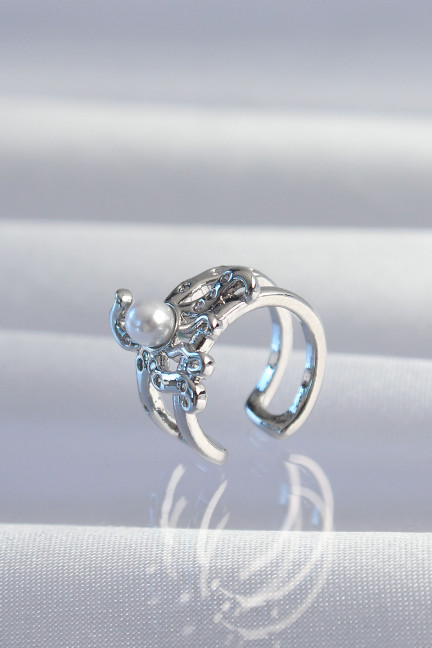Pirinç Gümüş Renk İncili Ahtapot Earcuff Küpe Pirinç Gümüş Renk İncili Ahtapot Earcuff Küpe