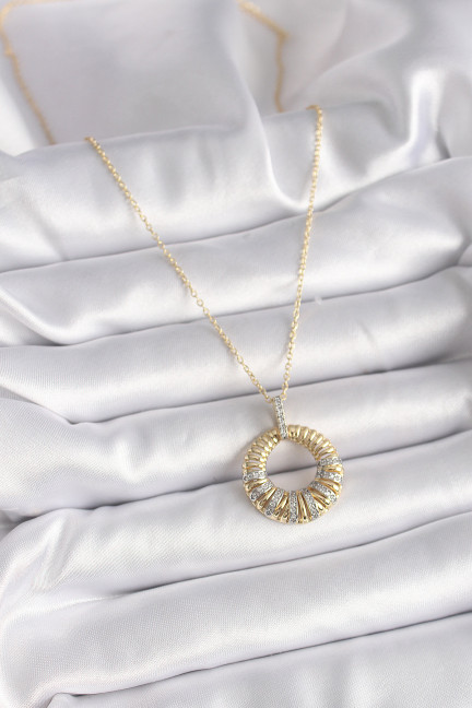 316L Çelik Gold Renk Zincir Gümüş Zirkon Taşlı Daire Model Kadın Kolye 316L Çelik Gold Renk Zincir Gümüş Zirkon Taşlı Daire Model Kadın Kolye