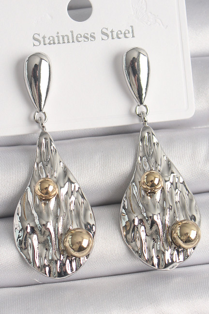 Pirinç Gümüş Renk Sallantı Damla Model Gold Topçuk Detay Kadın Küpe Pirinç Gümüş Renk Sallantı Damla Model Gold Topçuk Detay Kadın Küpe