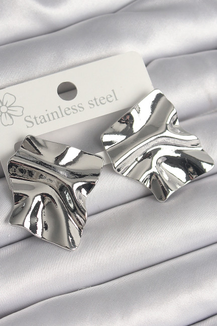 Pirinç Gümüş Renk İşlemeli Kare Plaka Model Kadın Küpe