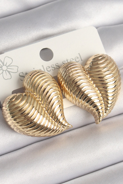 Pirinç Gold Renk İşlemeli Bomba Kalp Model Kadın Küpe Pirinç Gold Renk İşlemeli Bomba Kalp Model Kadın Küpe