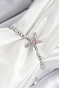 Pirinç Pembe Zirkon Taşlı Deniz Yıldızı Model Gümüş Renk Asansörlü Kadın Bileklik