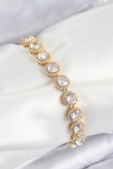 Pirinç Zirkon Taşlı Daire Baget Model Gold Renk VIP Seri Kadın Bileklik Pirinç Zirkon Taşlı Daire Baget Model Gold Renk VIP Seri Kadın Bileklik