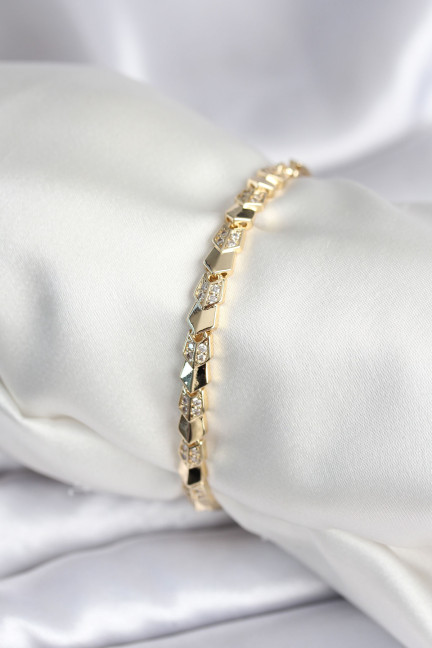 Pirinç Gold Renk Zirkon Taşlı Balık Sırtı Model Kadın Bileklik Pirinç Gold Renk Zirkon Taşlı Balık Sırtı Model Kadın Bileklik