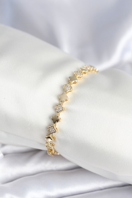 Pirinç Gold Renk Zirkon Taşlı Yonca Model Kadın Bileklik Pirinç Gold Renk Zirkon Taşlı Yonca Model Kadın Bileklik