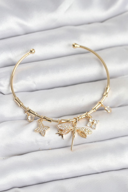 Yusufçuk Charmlı Gold Renk Pirinç Kadın Bileklik Yusufçuk Charmlı Gold Renk Pirinç Kadın Bileklik