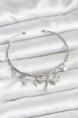 Yusufçuk Charmlı Gümüş Renk Pirinç Kadın Bileklik