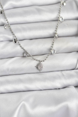 Zirkon Taşlı Kutup Yıldızı Model Pirinç Gümüş Renk Kadın Kolye